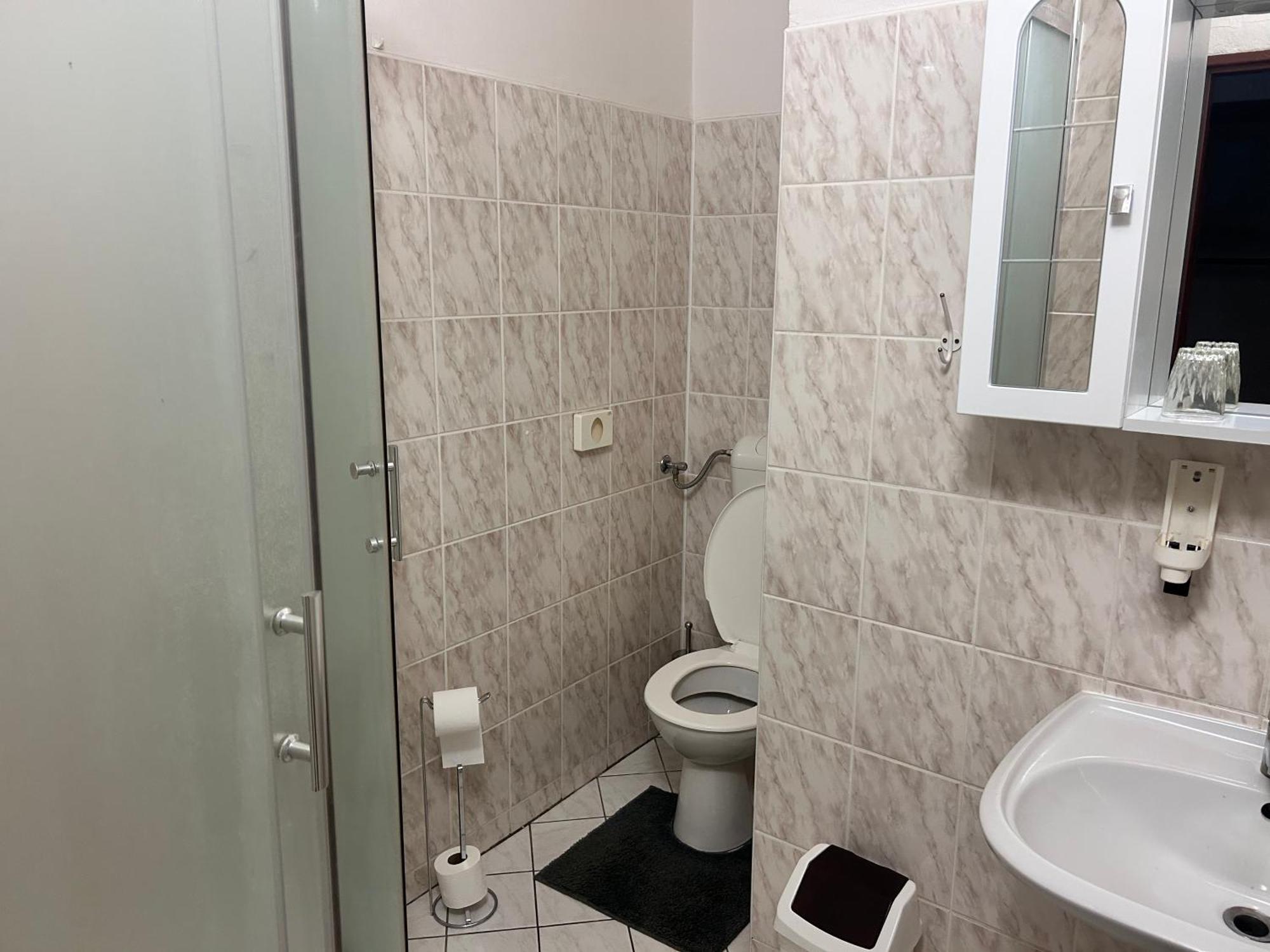 Restaurace A Penzion Podloubi Opočno Kültér fotó